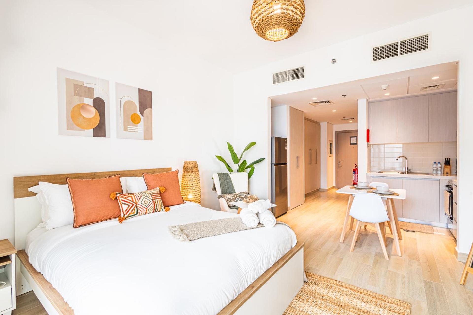 Voyage Waters Edge With Canal Views