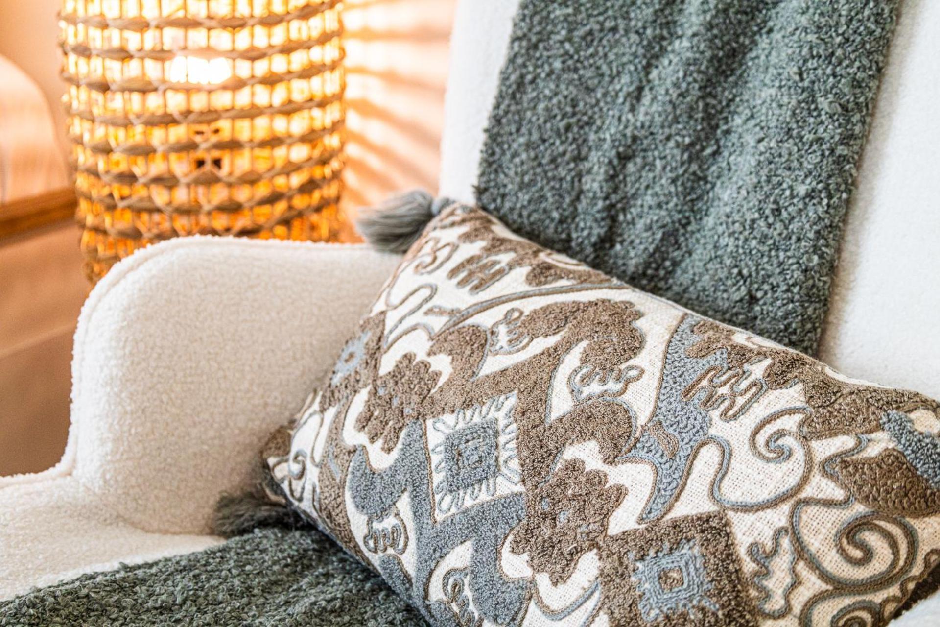 Voyage Waters Edge With Canal Views *